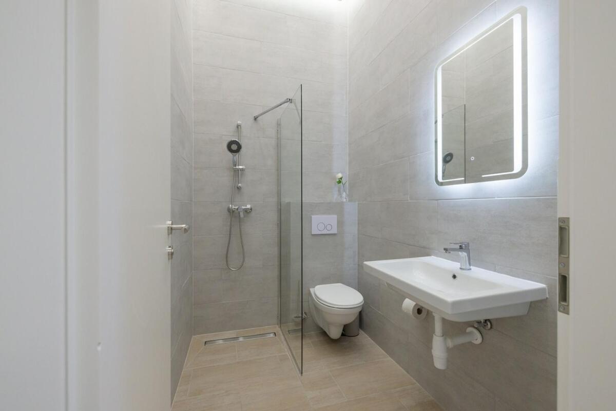 Apartment Close To Schoenbrunn I Bright Flat, Fast Wifi Wien