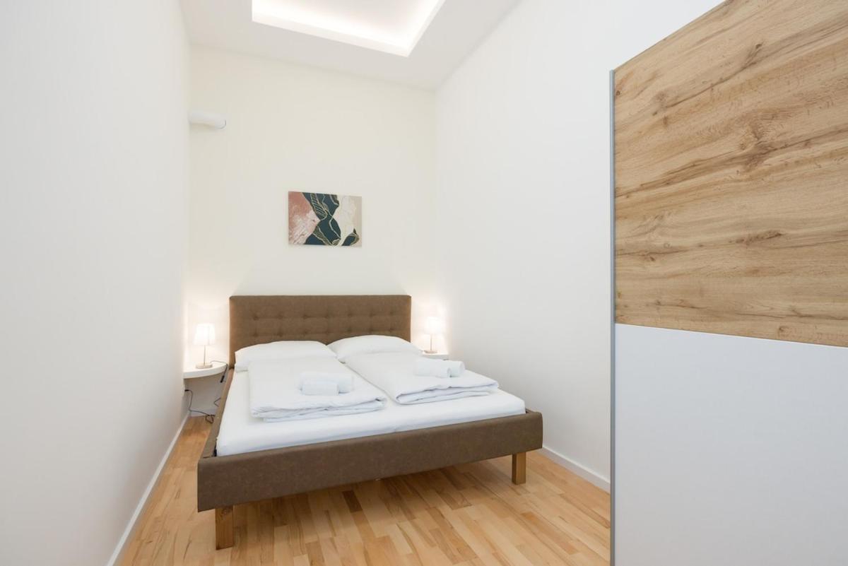 Close To Schoenbrunn I Bright Flat, Fast Wifi Apartment Wien